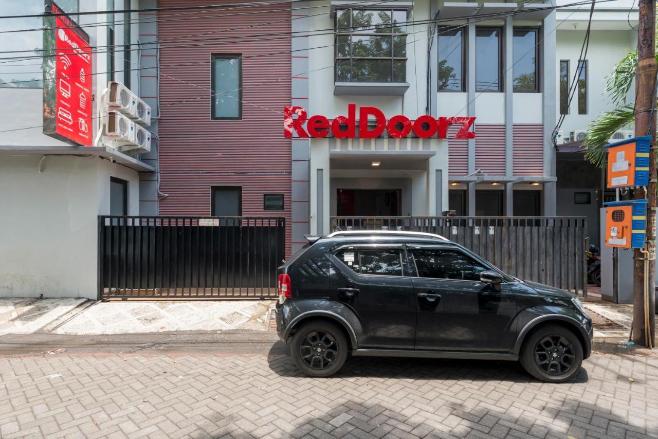 Reddoorz Near Grand City Mall 2 Surabaya Esterno foto