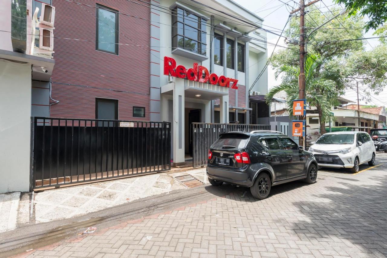 Reddoorz Near Grand City Mall 2 Surabaya Esterno foto