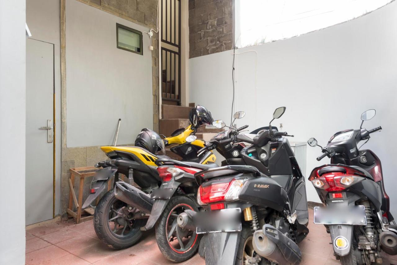 Reddoorz Near Grand City Mall 2 Surabaya Esterno foto