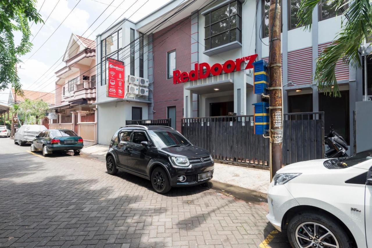 Reddoorz Near Grand City Mall 2 Surabaya Esterno foto