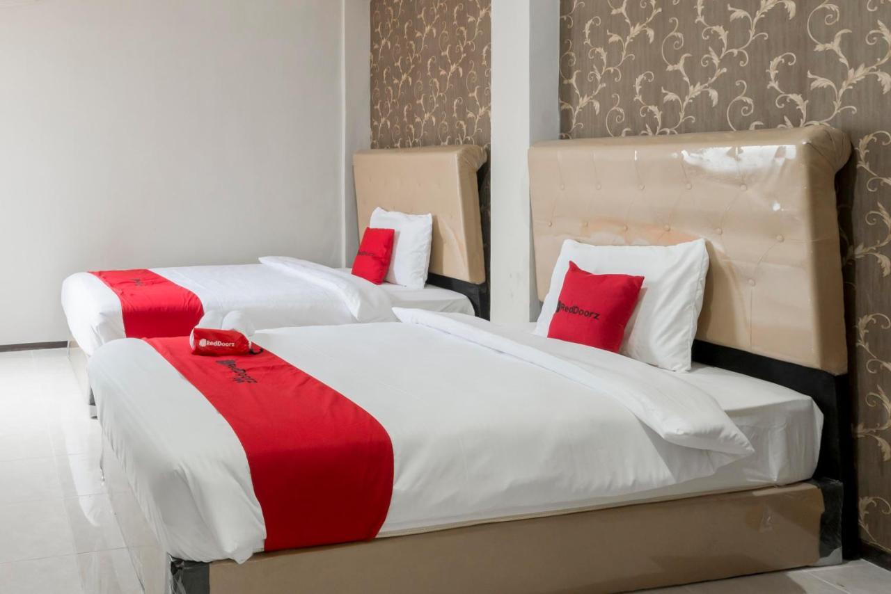 Reddoorz Near Grand City Mall 2 Surabaya Esterno foto