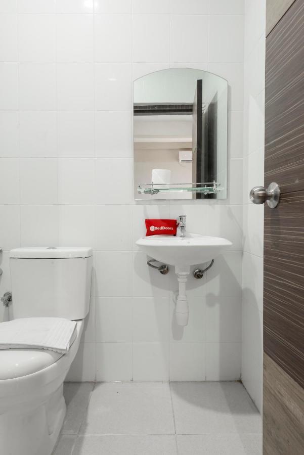 Reddoorz Near Grand City Mall 2 Surabaya Esterno foto
